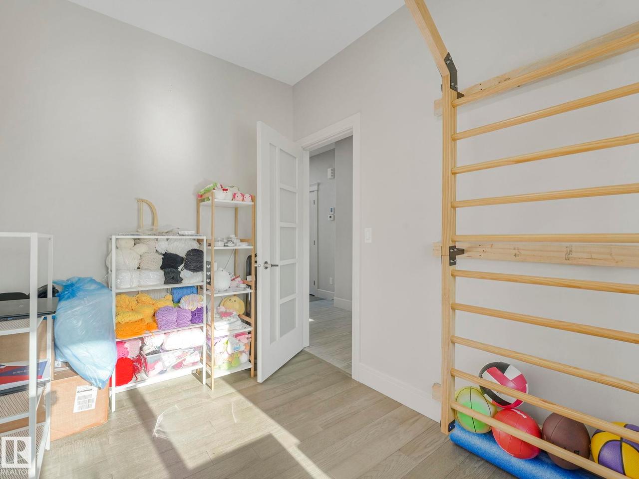 8641 Mayday Wynd Sw, Edmonton, AB - Indoor