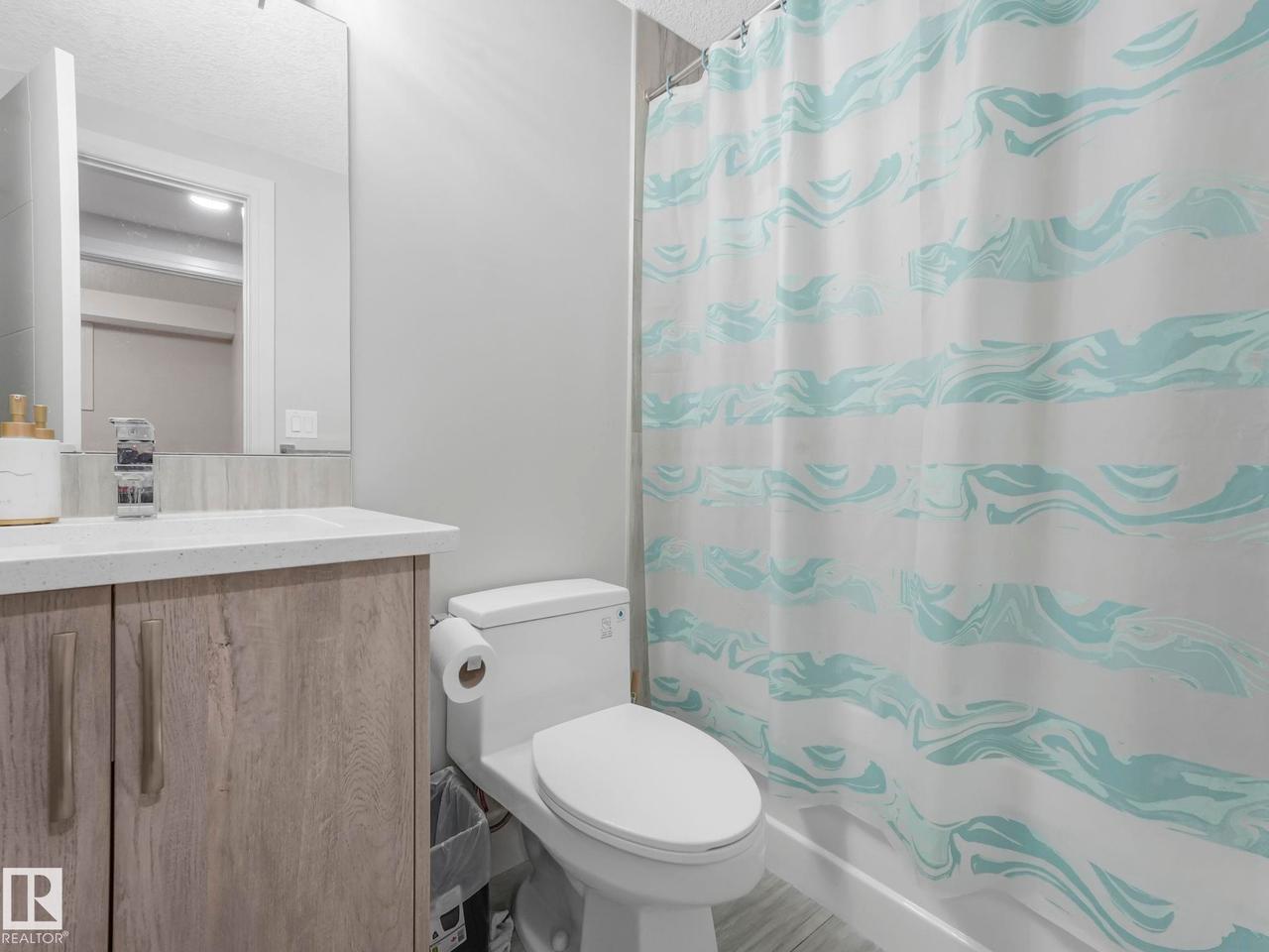 8641 Mayday Wynd Sw, Edmonton, AB - Indoor Photo Showing Bathroom
