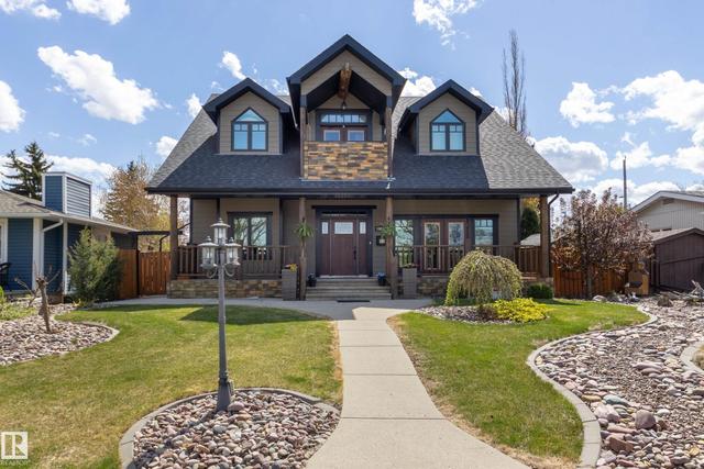 10811 67 Street  Edmonton, AB T6A 2S3