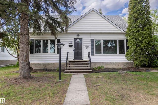 13716 115 Avenue NW  Edmonton, AB T5M 3B3