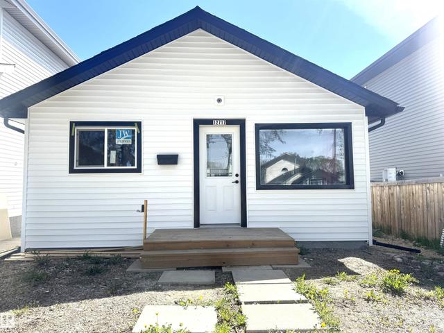 12717 116 Street NW  Edmonton, AB T5E 5H1