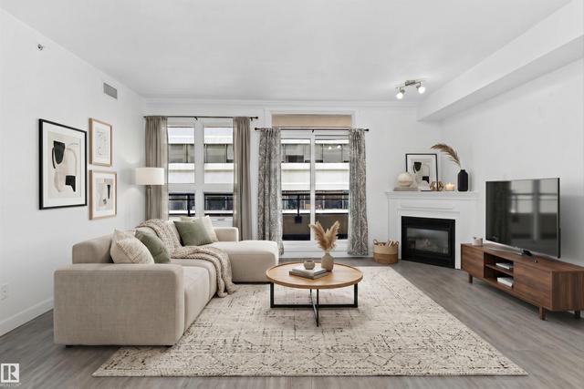 #902 9939 109 ST NW  Edmonton, AB T5K 1H6