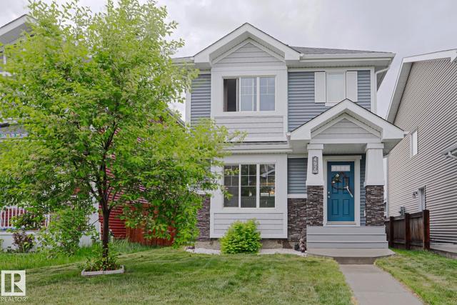 492 EBBERS Way NW  Edmonton, AB T5Y 3T7