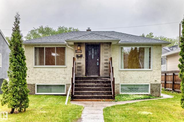 7723 81 Avenue NW  Edmonton, AB T6C 0V4