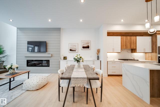 #2 20425 93 AV NW  Edmonton, AB T5T 7C7