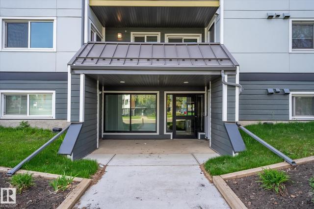 #302 9504 182 ST NW  Edmonton, AB T5T 3A7