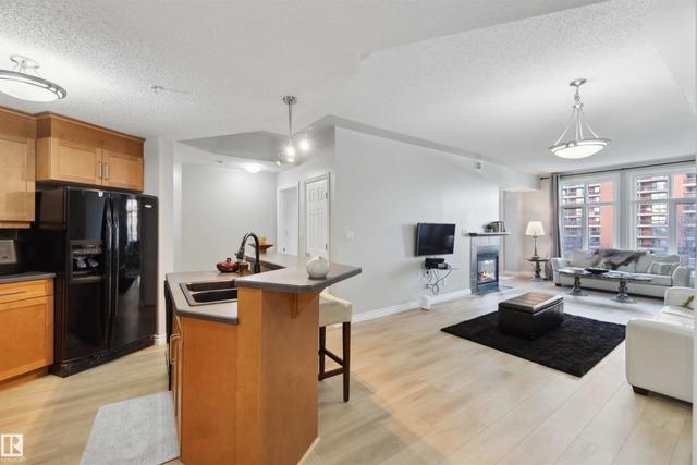 #402 9020 JASPER AV NW  Edmonton, AB T5H 3S8
