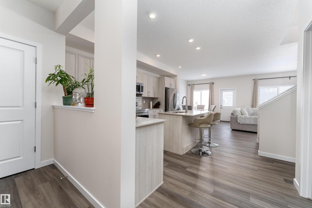 2120 Muckleplum Crescent Sw, Edmonton, AB - Indoor