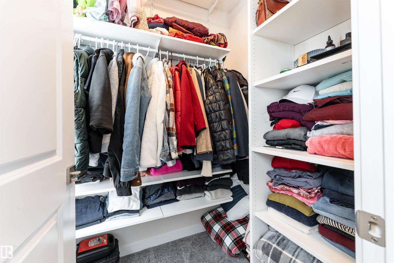 2120 Muckleplum Crescent Sw, Edmonton, AB - Indoor With Storage