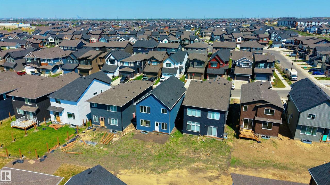 Image quality insufficient for description - 2120 Muckleplum Crescent Sw, Edmonton, AB - Outdoor With View