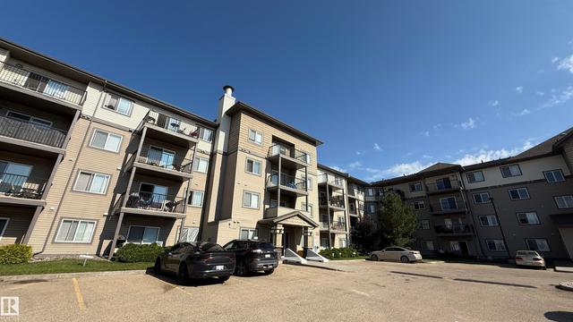 133 301 CLAREVIEW STATION Drive  Edmonton, AB T5L 0B8