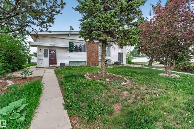 7304/7306 78 Avenue NW  Edmonton, AB T6B 0C1