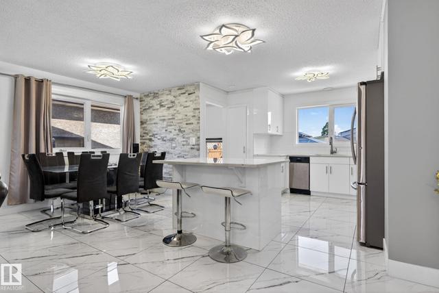 8835 152B Avenue NW  Edmonton, AB T5E 6G2