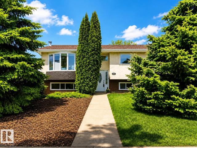 9813 152 Street NW  Edmonton, AB T5X 1X2