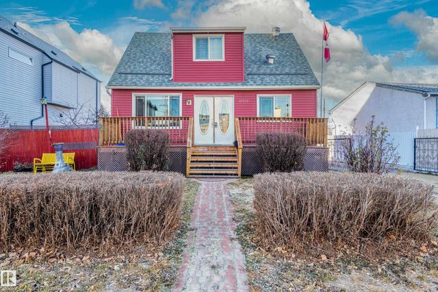10532 157 Street  Edmonton, AB T5P 2V8