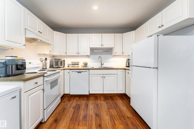 26 10208 113 Street  Edmonton, AB T5G 0W9