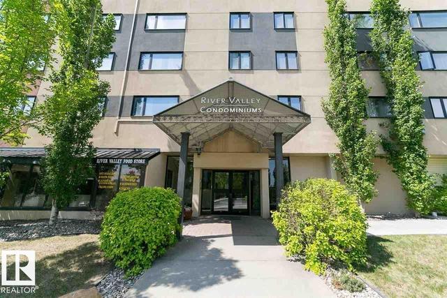 901 9710 105 Street  Edmonton, AB T5K 1A4