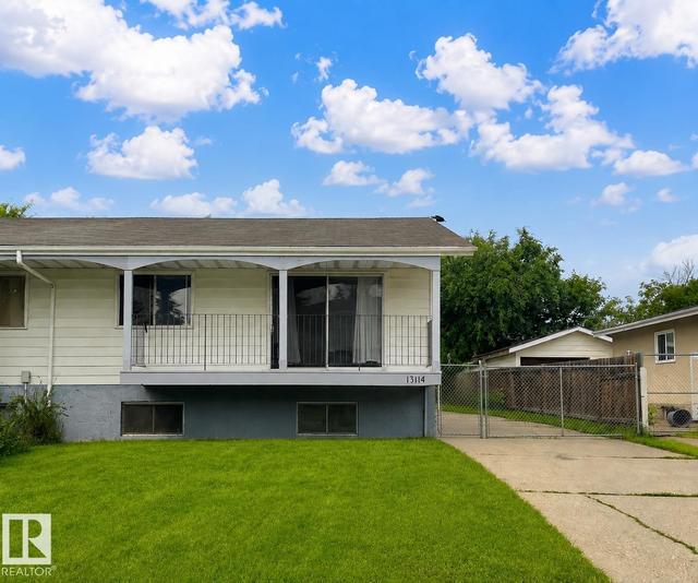 13114 30 Street NW  Edmonton, AB T5A 3A2