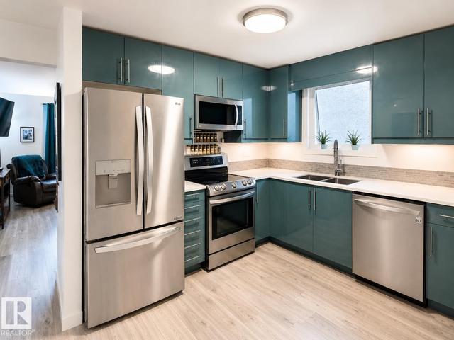 2514 149 Avenue NW  Edmonton, AB T5Y 1X3