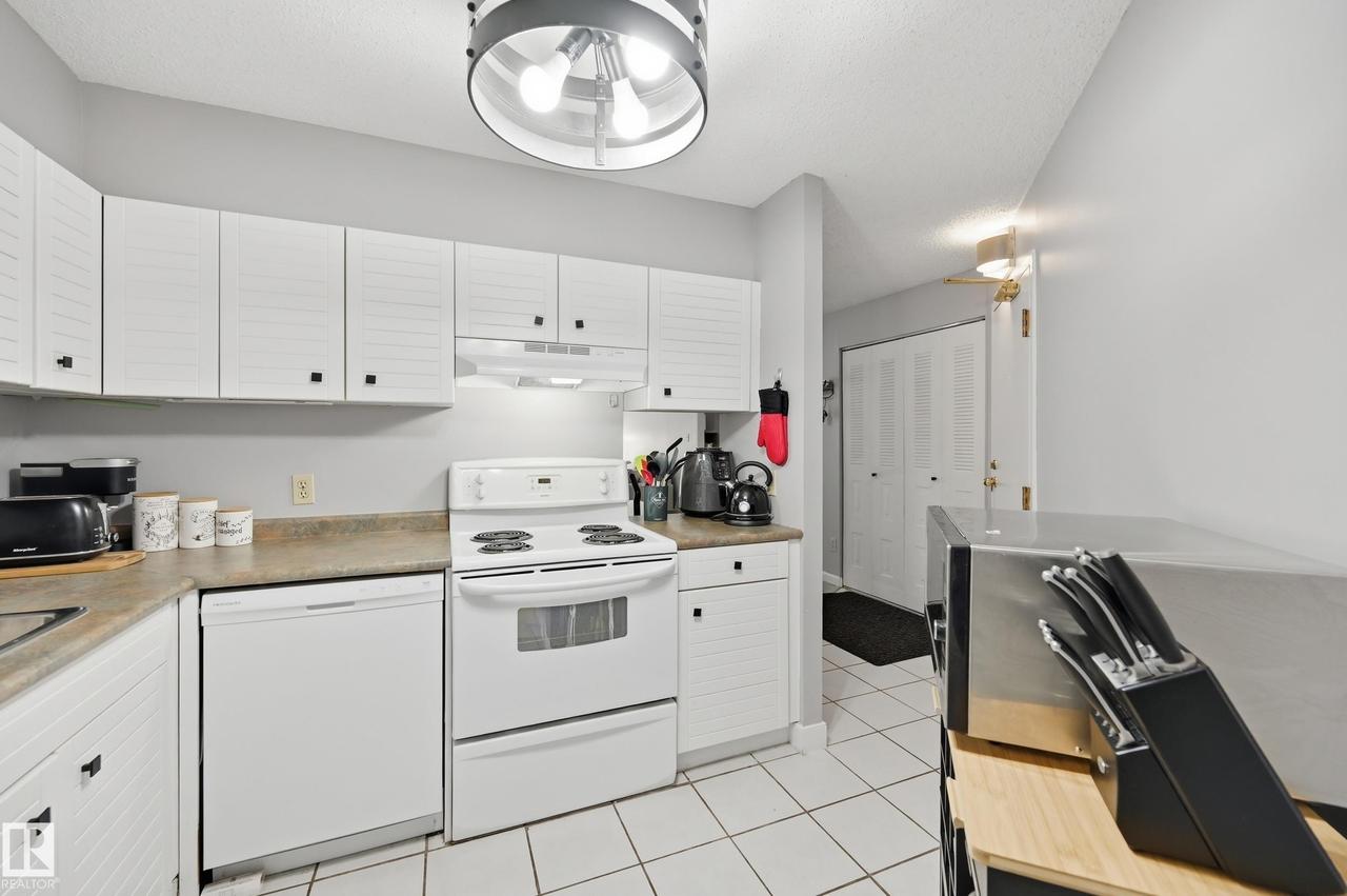 #200 10149 Saskatchewan Dr Nw, Edmonton, AB - Indoor Photo Showing Kitchen