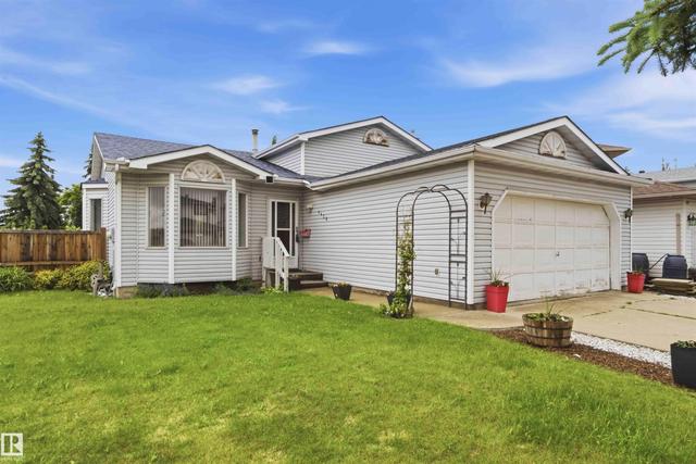 4428 11A Avenue NW  Edmonton, AB T6L 6M4