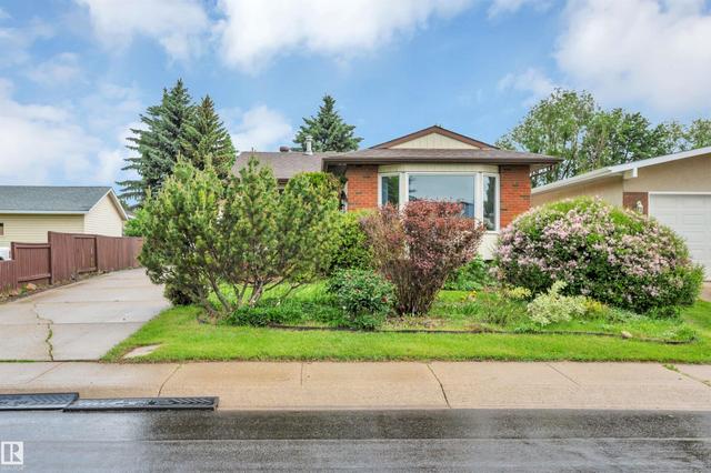 4524 20A Avenue NW  Edmonton, AB T6L 2Z5