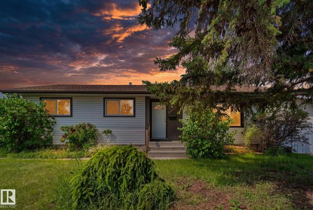 14820 75A Street NW  Edmonton, AB T5C 1A5