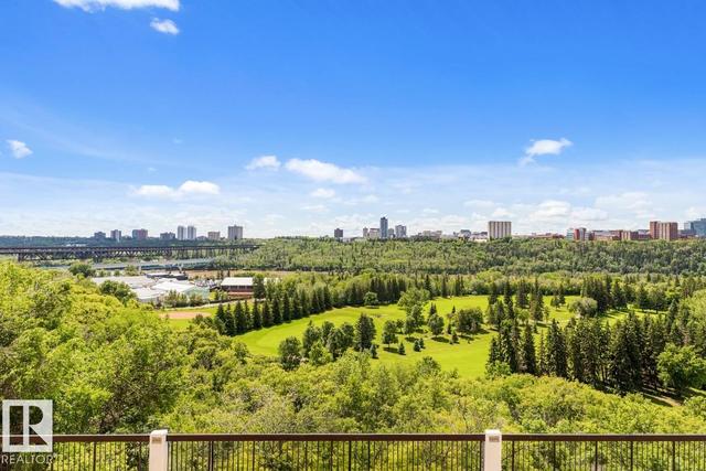 #205 11307 99 AV NW  Edmonton, AB T5K 0H2