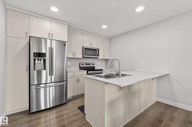 856 DANIELS Way SW  Edmonton, AB T6W 4C8