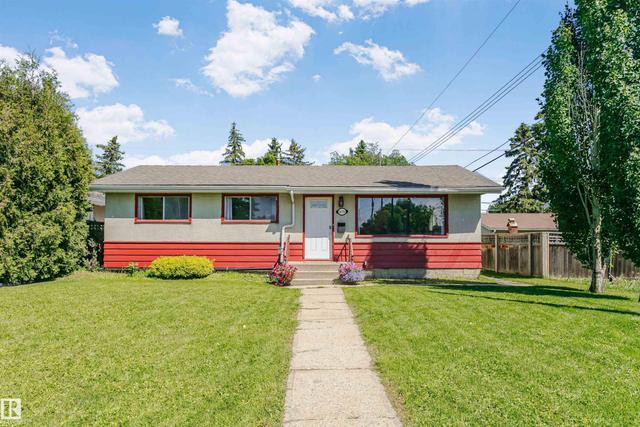8119 160 Street NW  Edmonton, AB T5R 2G9