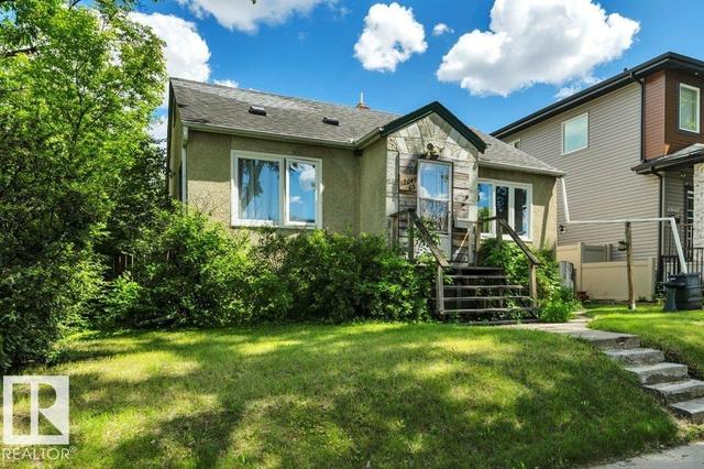 12049 65 Street NW  Edmonton, AB T5H 2X6
