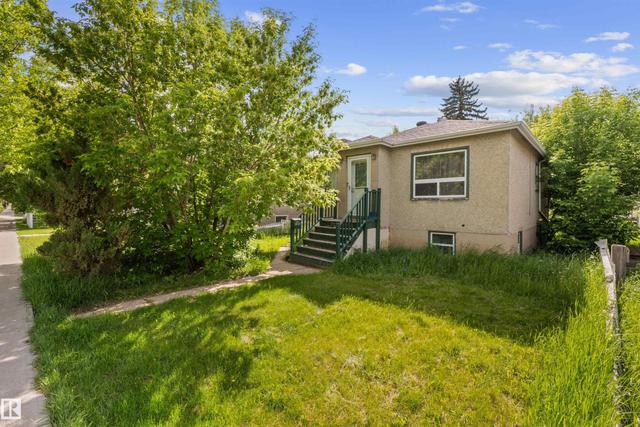 7516 106 Street NW  Edmonton, AB T6E 4W2