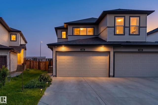 2522 152 Avenue NW  Edmonton, AB T5Y 3Z1