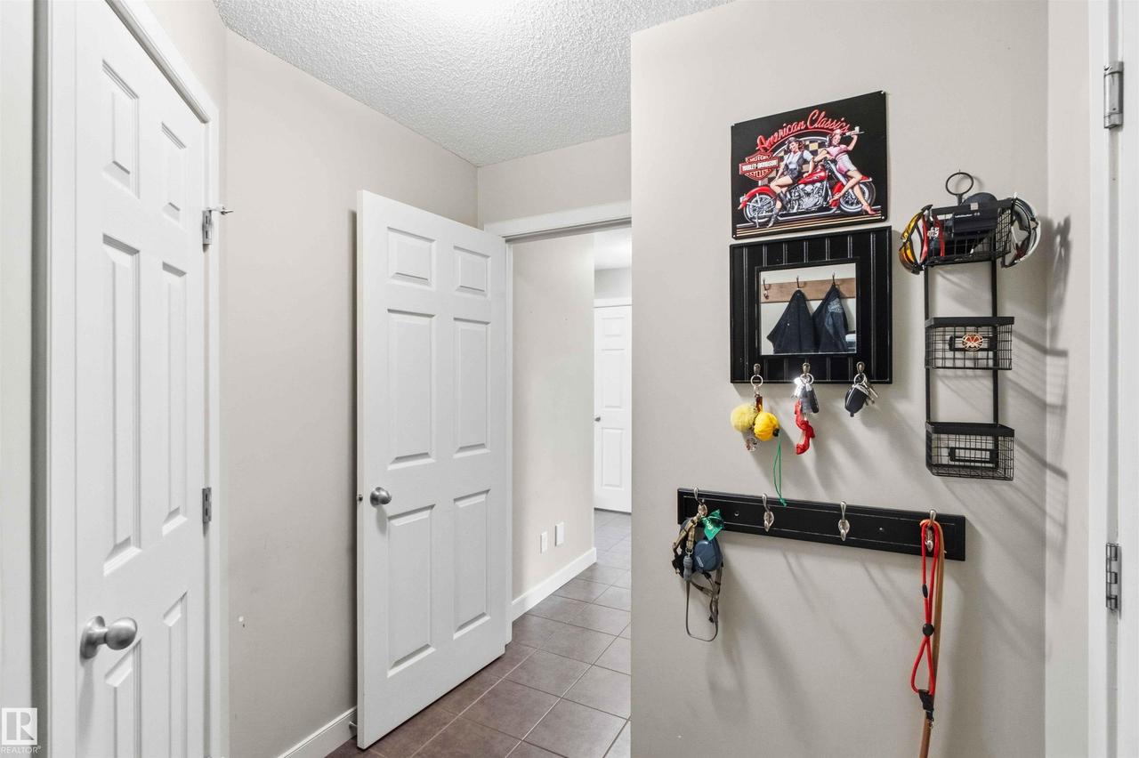 20032 131 Avenue Nw, Edmonton, AB - Indoor Photo Showing Other Room