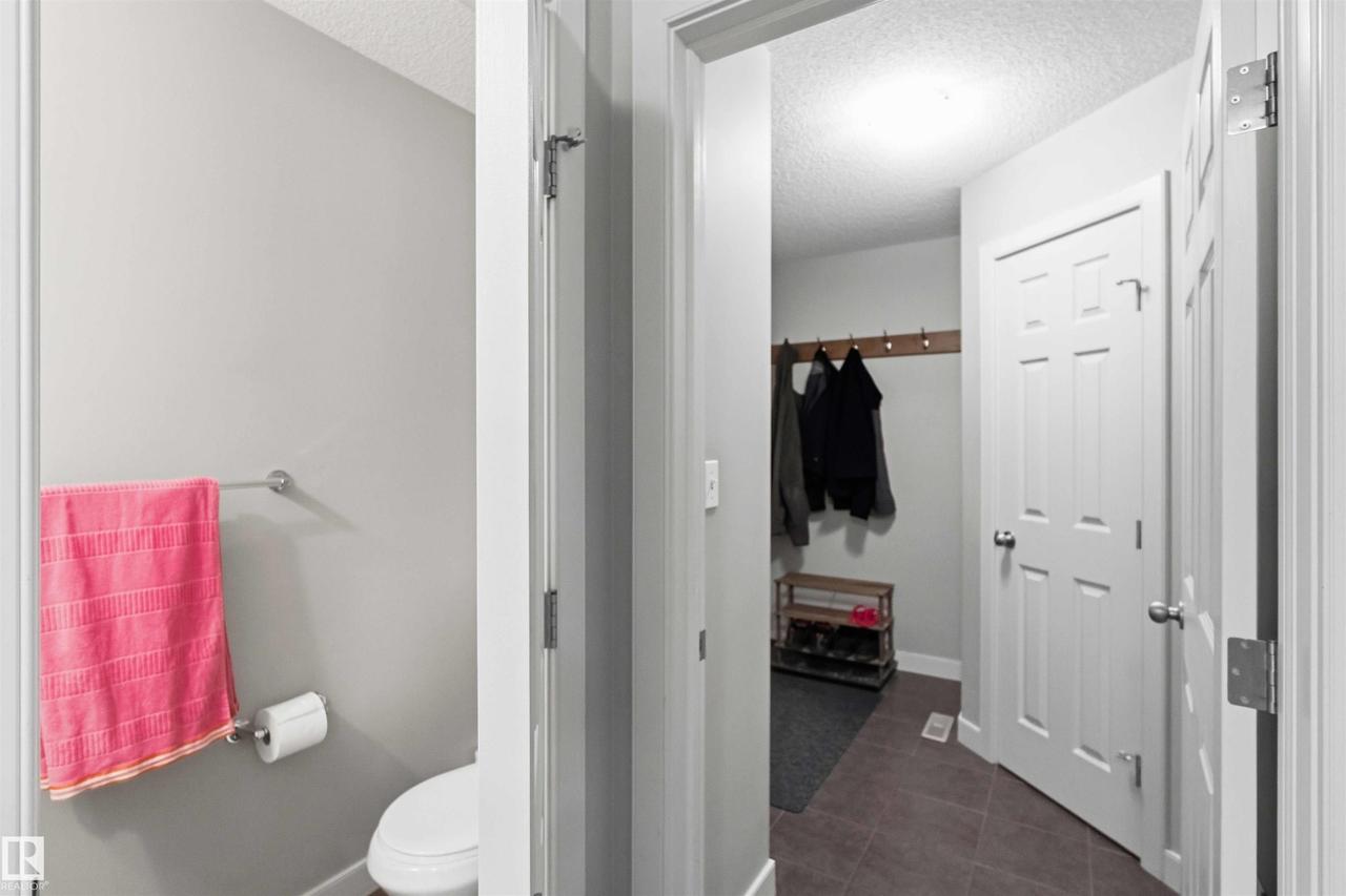 20032 131 Avenue Nw, Edmonton, AB - Indoor Photo Showing Bathroom