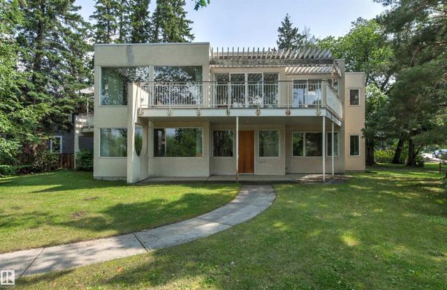 7415 SASKATCHEWAN Drive NW  Edmonton, AB T6G 2A5
