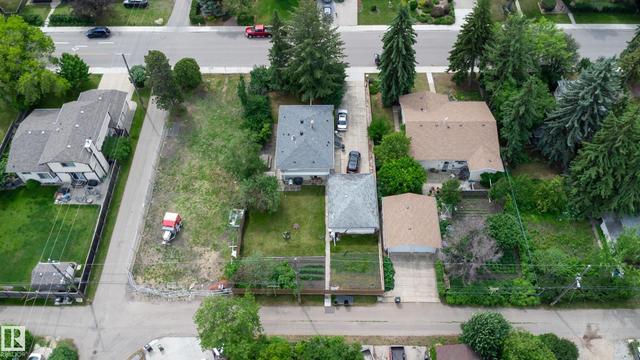 8316 73 Avenue NW  Edmonton, AB T6C 0E2