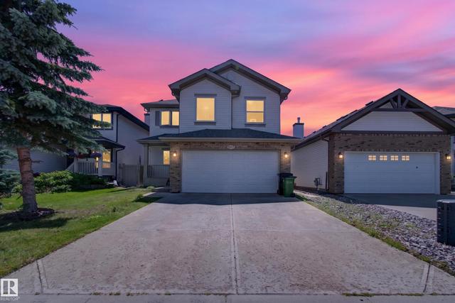 547 LEGER Way NW  Edmonton, AB T6R 3T5
