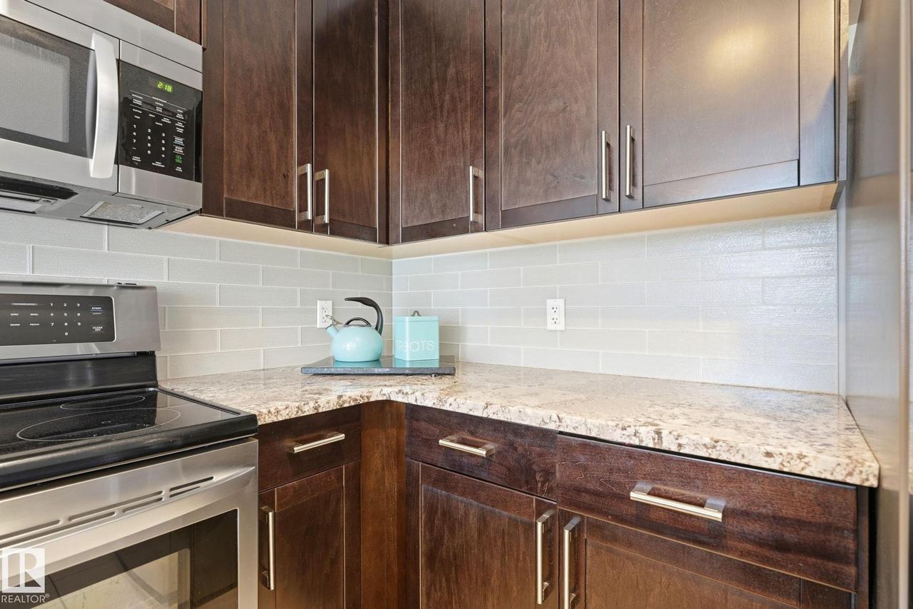 #125 5151 Windermere Boulevard Sw, Edmonton, AB - Indoor Photo Showing Kitchen