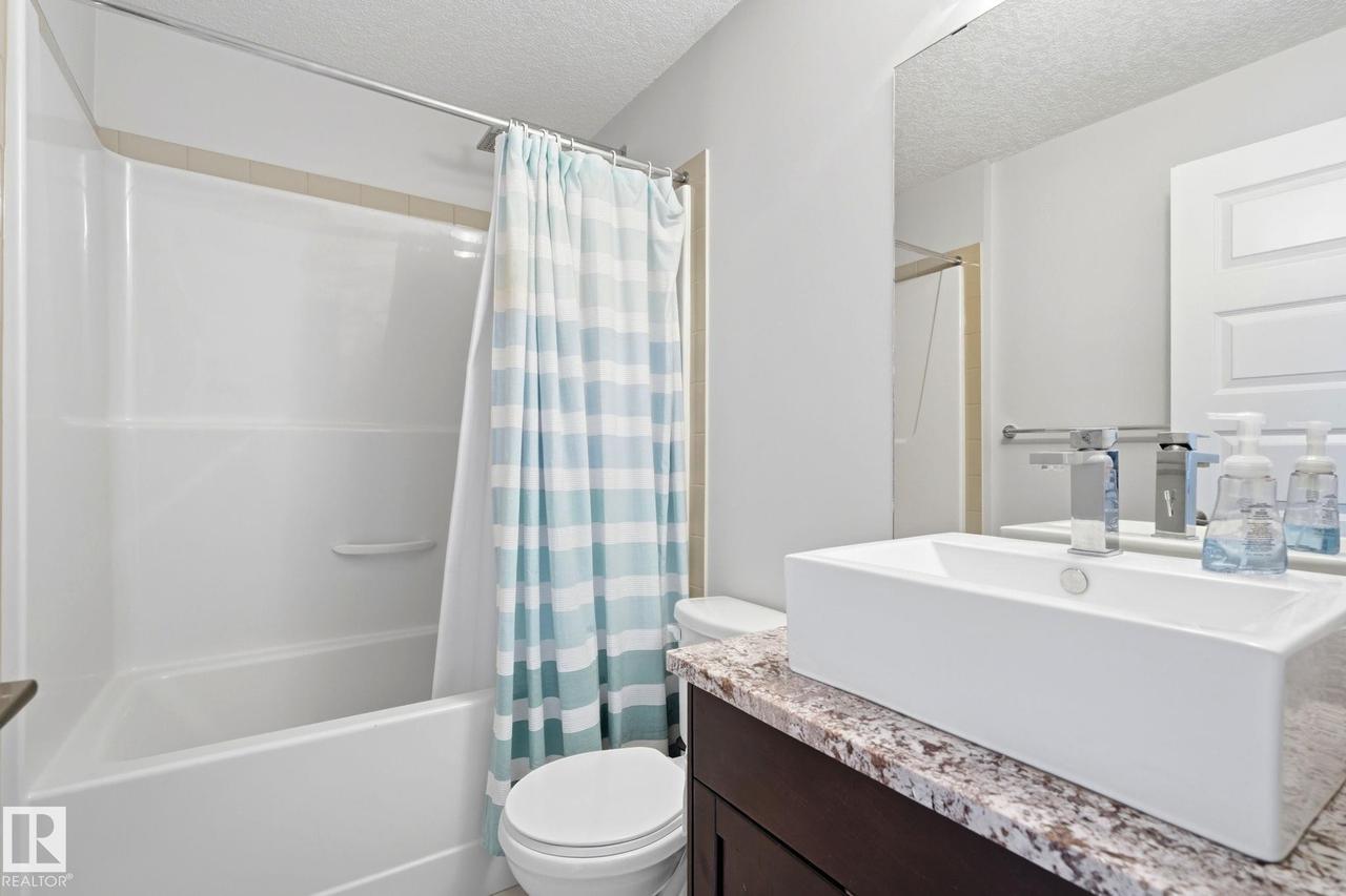 #125 5151 Windermere Boulevard Sw, Edmonton, AB - Indoor Photo Showing Bathroom