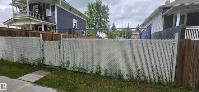 9546 106A Avenue  Edmonton, AB T5H 0T2