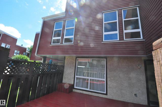 617 MILLBOURNE Road NW  Edmonton, AB T6X 3N3