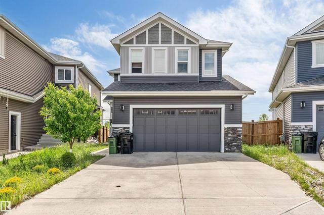 715 EBBERS Place NW  Edmonton, AB T5Y 3V3