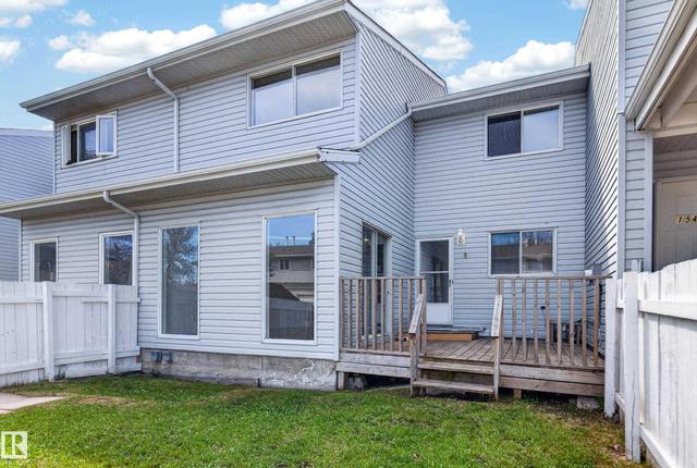 156 LEE RIDGE Road NW  Edmonton, AB T6K 0M9