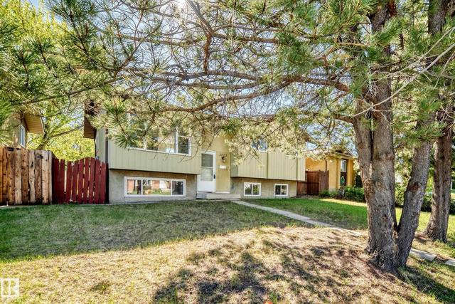 3723 63 Street  Edmonton, AB T6L 1R1