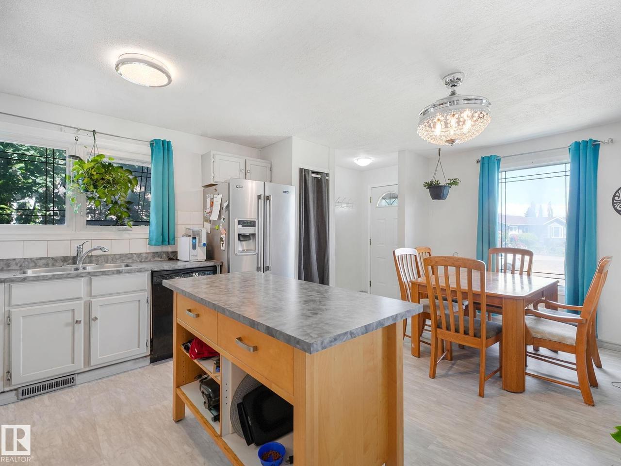 164 Warwick Road Nw, Edmonton, AB - Indoor