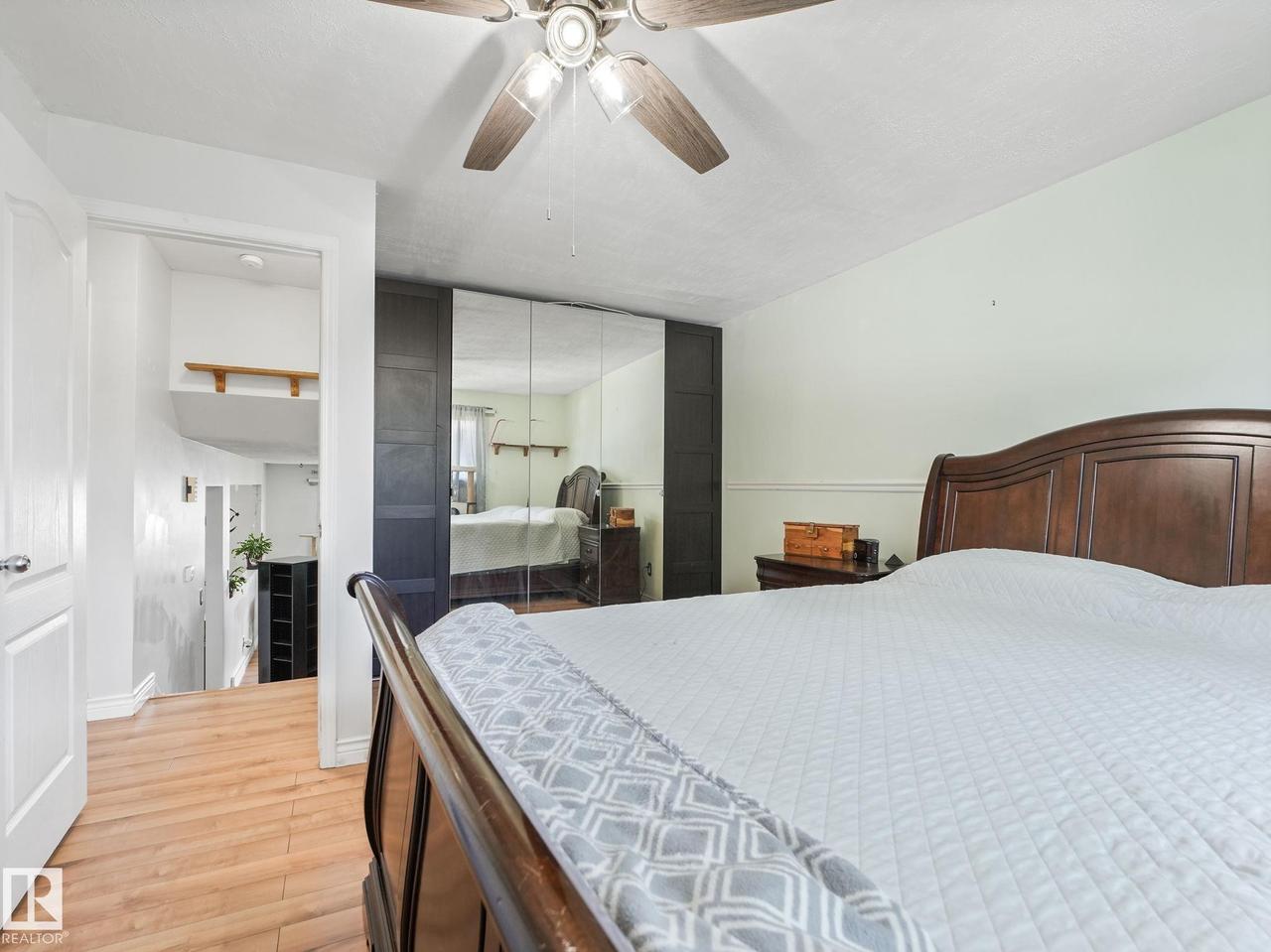 164 Warwick Road Nw, Edmonton, AB - Indoor Photo Showing Bedroom