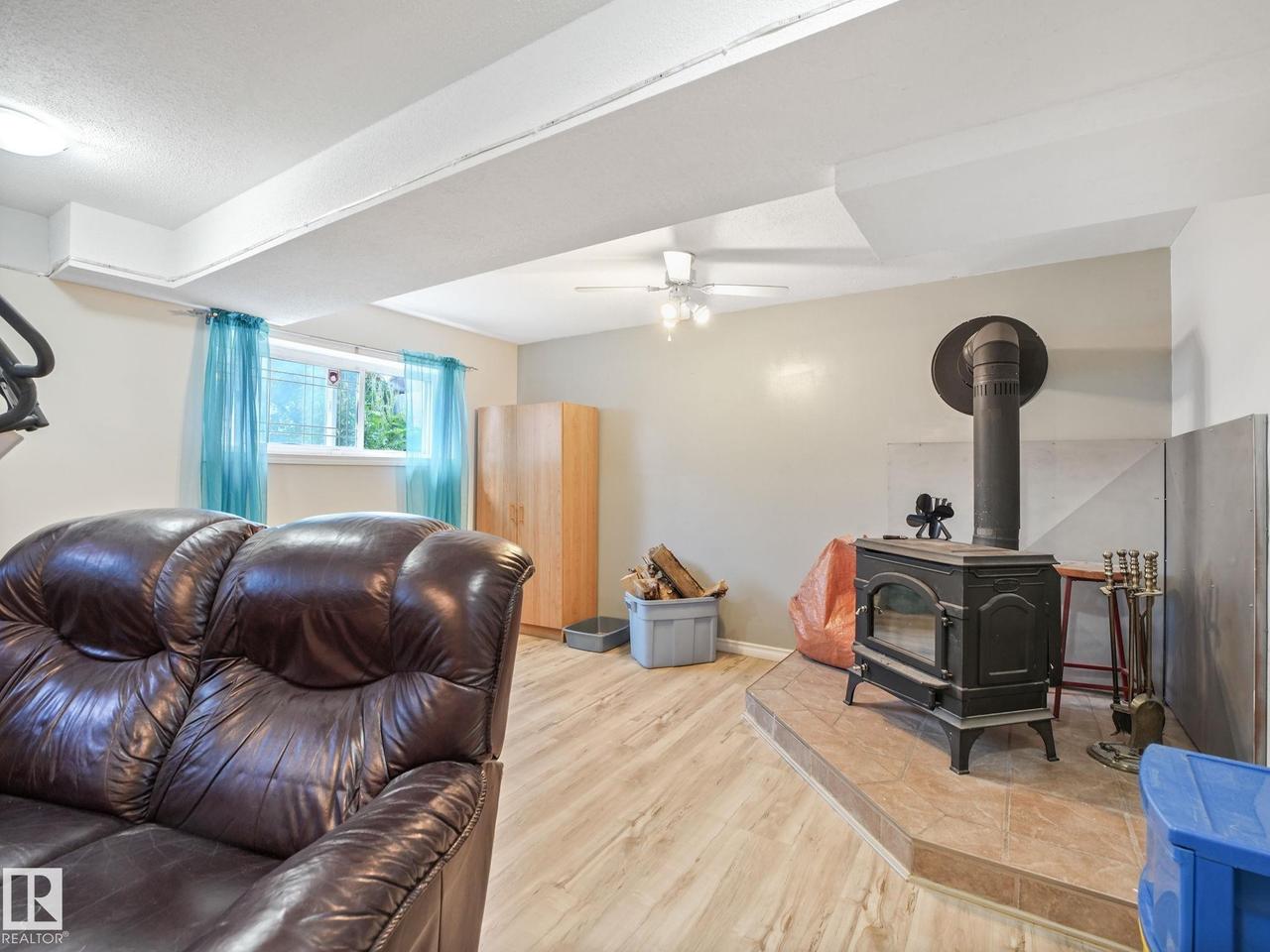 164 Warwick Road Nw, Edmonton, AB - Indoor