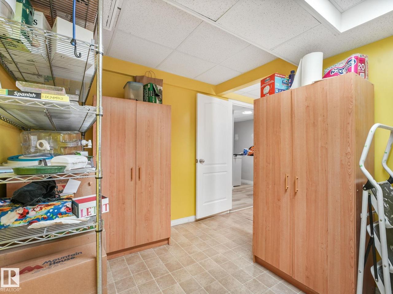 164 Warwick Road Nw, Edmonton, AB - Indoor