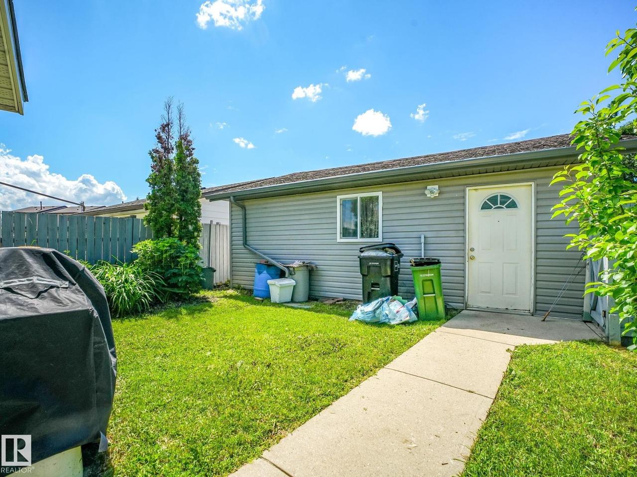164 Warwick Road Nw, Edmonton, AB - Outdoor With Exterior